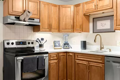 295 Main St #15, Reading, MA 01867 - Photo 2