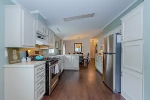 701 Oak Point Dr, Middleborough, MA 02346 - Photo 8