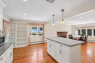 25 Evelyn Pl, Quincy, MA 02171 - Photo 6