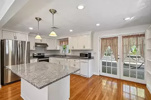 25 Evelyn Pl, Quincy, MA 02171 - Photo 4