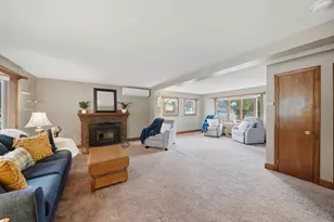 672 Shawsheen St, Tewksbury, MA 01876 - Photo 2
