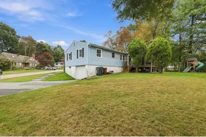 17 Phoenix Rd, Auburn, MA 01501 - Photo 4
