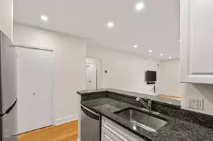 42 8th St, Boston, MA 02129 - Photo 14