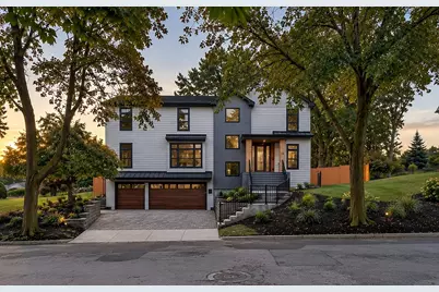 22 Old Colony Rd, Arlington, MA 02474 - Photo 2