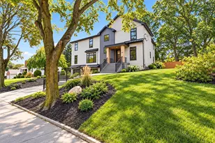 22 Old Colony Rd, Arlington, MA 02474 - Photo 4