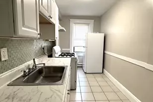 15 Huss Ct, Lynn, MA 01905 - Photo 2