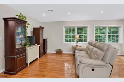 31 Coffee Street, Medway, MA 02053 - Photo 12