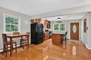 31 Coffee St, Medway, MA 02053 - Photo 8
