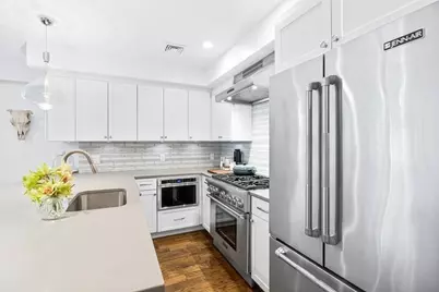 290 North Street #2, Boston, MA 02113 - Photo 8