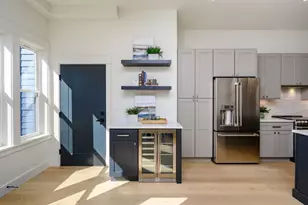 21 Tanglewood Rd, Boston, MA 02124 - Photo 8