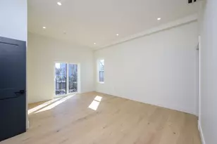 21 Tanglewood Rd, Boston, MA 02124 - Photo 12