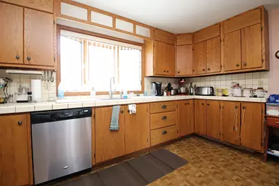 28 Wendell St, Saugus, MA 01906 - Photo 6