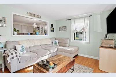 21 Circuit Ave, Ludlow, MA 01056 - Photo 6