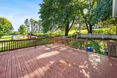 161 Pleasant St, Lunenburg, MA 01462 - Photo 32