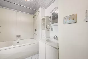 161 Pleasant St, Lunenburg, MA 01462 - Photo 12