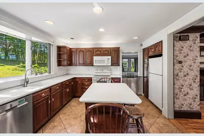 161 Pleasant St, Lunenburg, MA 01462 - Photo 10