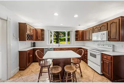 161 Pleasant St, Lunenburg, MA 01462 - Photo 8