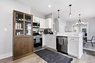 1084 Main St, Melrose, MA 02176 - Photo 8