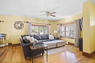 27 Arthur St, Methuen, MA 01844 - Photo 4