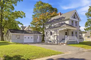 27 Arthur St, Methuen, MA 01844 - Photo 2