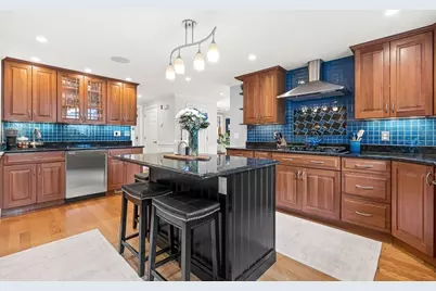 15 Millbrook Rd, Beverly, MA 01915 - Photo 2
