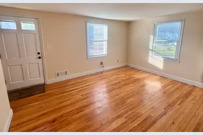 23 Midway St, Springfield, MA 01151 - Photo 10