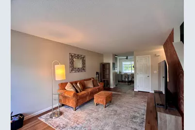 18 Waters Edge Dr #18, Ludlow, MA 01056 - Photo 4