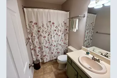 18 Waters Edge Dr #18, Ludlow, MA 01056 - Photo 16