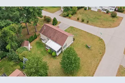 2 Hawthorne Ln, Nashua, NH 03062 - Photo 4
