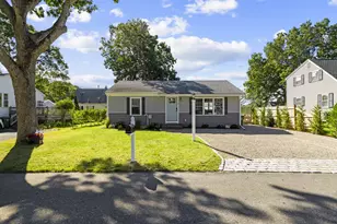 11 Palm St, Falmouth, MA 02536 - Photo 2