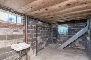63 Martha St, Chicopee, MA 01020 - Photo 28