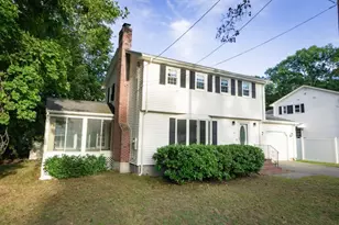 38 Guild St, Lowell, MA 01852 - Photo 2