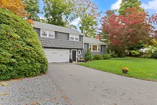 70 Longview Rd, Reading, MA 01867 - Photo 2
