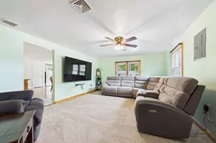 186 Powderhorn Dr, Taunton, MA 02780 - Photo 2