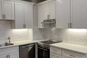 13 Anderson St, Boston, MA 02114 - Photo 2