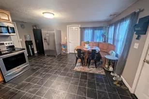 195 Ambrose, Springfield, MA 01109 - Photo 4