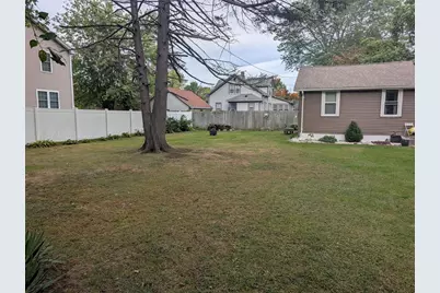 195 Ambrose, Springfield, MA 01109 - Photo 6