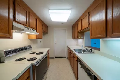 60-R Gibson St #B3, Boston, MA 02122 - Photo 6