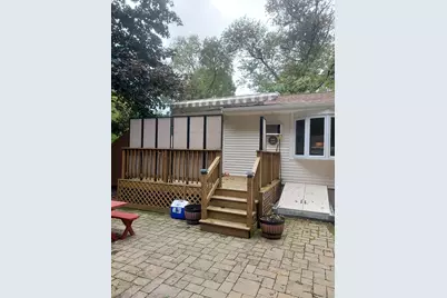 25 Holloway St, Berkley, MA 02779 - Photo 6