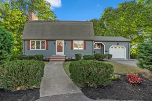 33 Old Carriage Ln, Braintree, MA 02184 - Photo 1