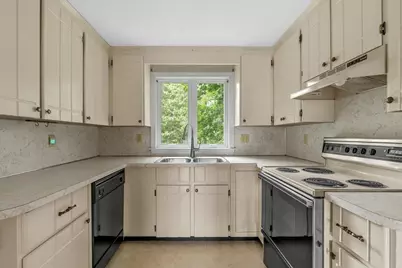 33 Old Carriage Lane, Braintree, MA 02184 - Photo 12