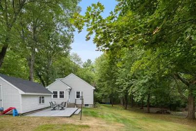 39 Montrose Ave, Wakefield, MA 01880 - Photo 6