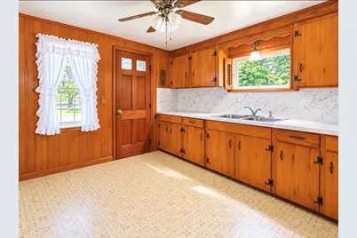 17 Prince St, North Attleboro, MA 02760 - Photo 2