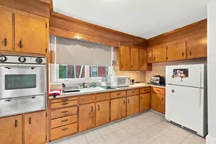 36 Hastings St, Boston, MA 02132 - Photo 34