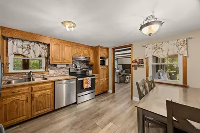 211 Cross St, Hanson, MA 02341 - Photo 10