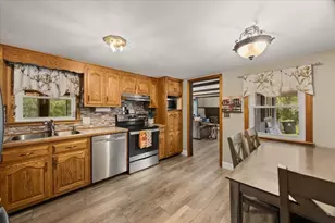 211 Cross St, Hanson, MA 02341 - Photo 10