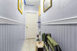 11 Glenwood St, Worcester, MA 01610 - Photo 10