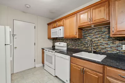 18 Pond St #1, Boston, MA 02130 - Photo 8