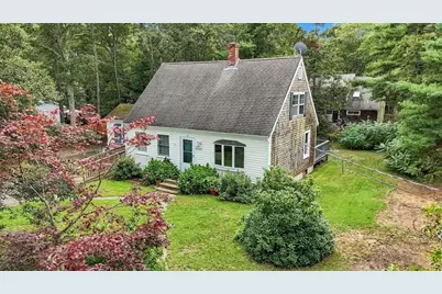 37 Gooseberry Ln, Barnstable, MA 02648 - Photo 2