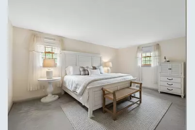 42 Freeport Dr, Burlington, MA 01803 - Photo 16